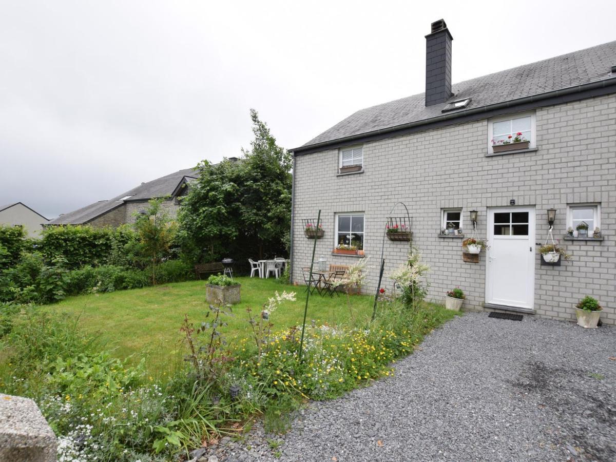 Cozy Apartment In Paliseul With Garden Carlsbourg Eksteriør billede